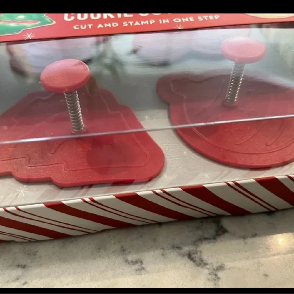 Sur La Table Christmas Cookie Cutters New in Package Set 4